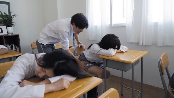 Lén Lút địt Em Lớp Trưởng Ngoan Hiền Ngay Trong Lớp Học – Phim Sex Vietsub