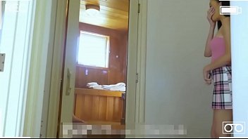 Em Gái Kế Lana Rhoades Rình Mò Anh Trai Kế