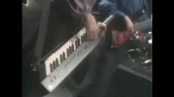 Cuộc So Tài Nóng Bỏng Giữa Hai Vũ Nữ Jazz Quyến Rũ